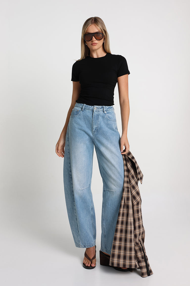 Cora Barrel Jeans | Light Denim