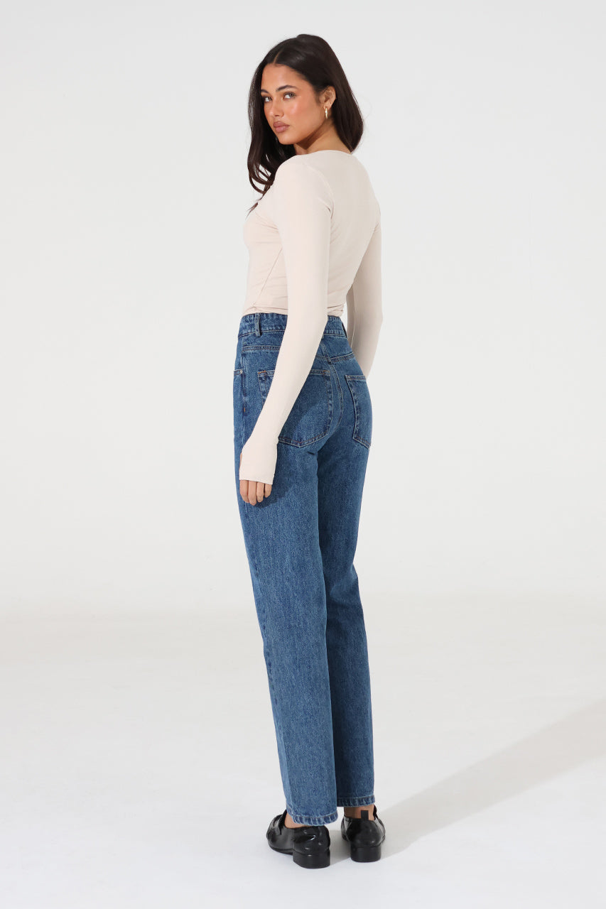 Leanne Top | Oyster